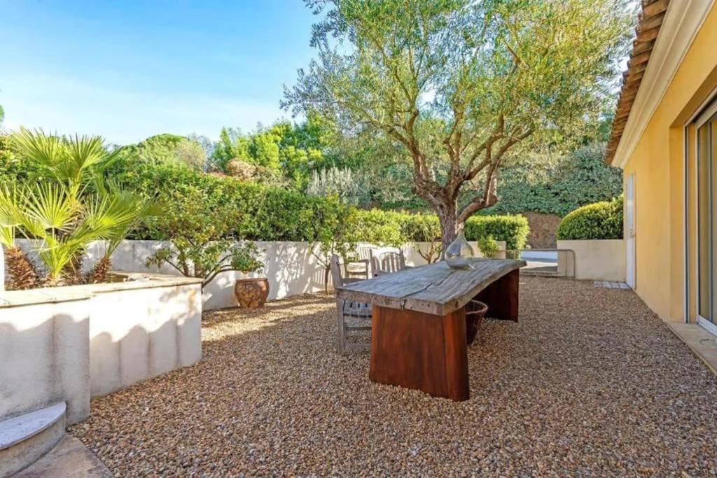 Grande Villa St-Tropez Area Avec Piscine Chauffee Gassin Exterior photo