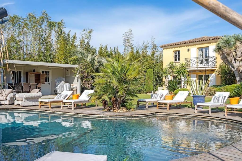 Grande Villa St-Tropez Area Avec Piscine Chauffee Gassin Exterior photo